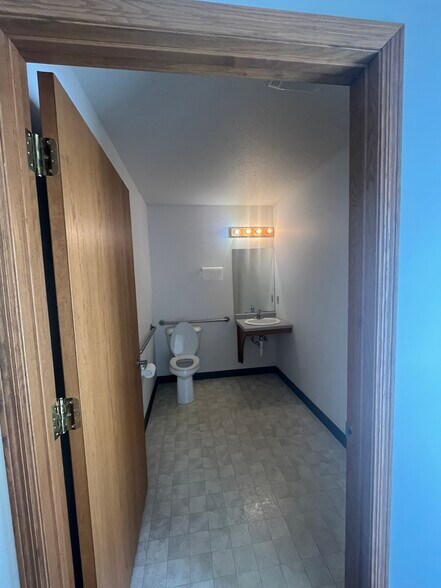 More Photos Of 1216 Mark Ave, Tomah Office For Lease