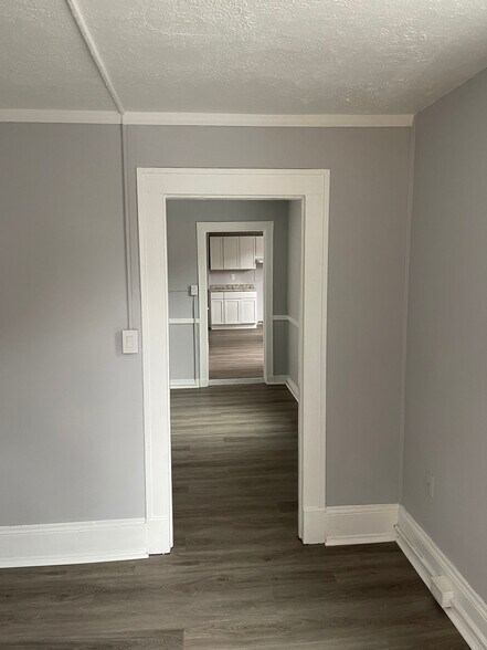 More Photos Of 1386 E 43rd St, Cleveland Specialty For Sale