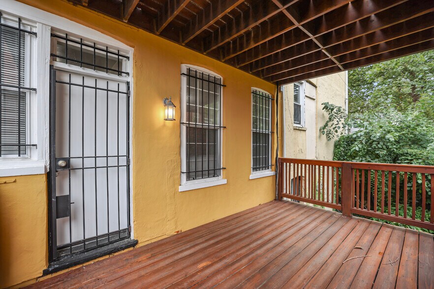 More Photos Of 302 V St NE, Washington Multifamily For Sale