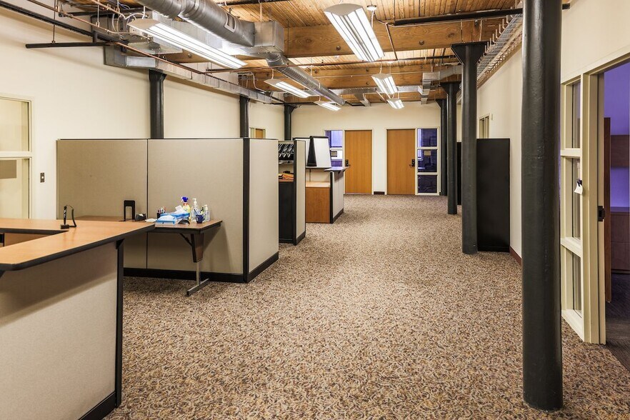 More Photos Of 111 Commerce Ave SW, Grand Rapids Schools For Sale