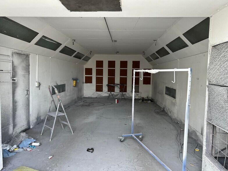 More Photos Of 1120 W Main St, Mesa Auto Repair For Lease