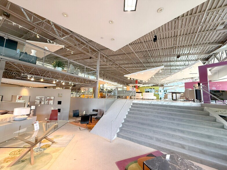 More Photos Of 8330 S Colorado Blvd, Littleton Freestanding For Sale