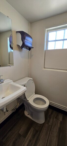 More Photos Of 18 N State Route 89, Chino Valley Bar For Sale