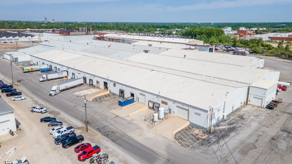 More Photos Of 2701 S Coliseum Blvd, Fort Wayne Manufacturing For Lease