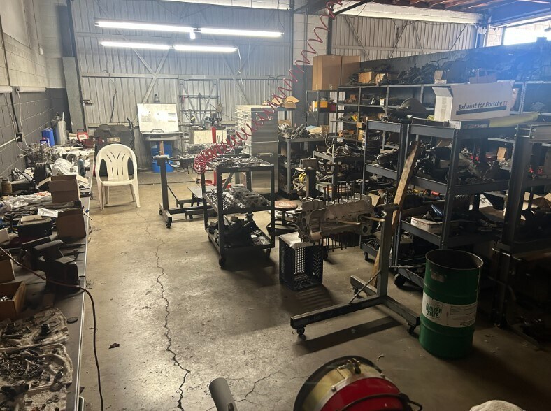 More Photos Of 7345 Canby Ave, Reseda Auto Repair For Sale