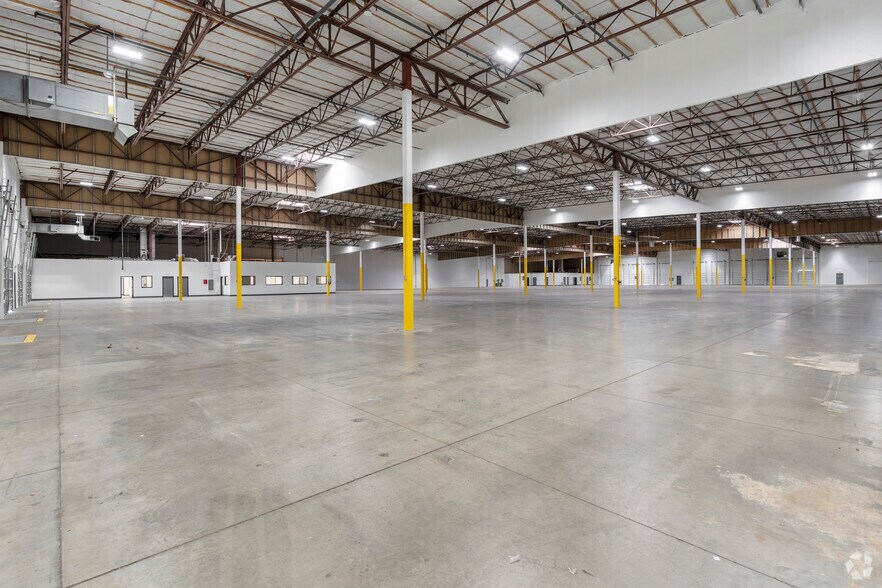 More Photos Of 4643 Aircenter Cir, Reno Manufacturing For Lease
