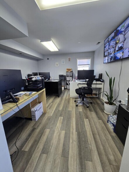 More Photos Of 16600 Crawford Ave, Country Club Hills Warehouse For Lease