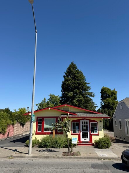 More Photos Of 720 E Washington St, Petaluma Office For Sale