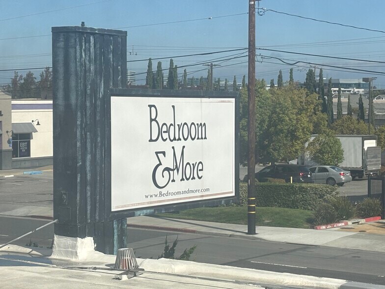 More Photos Of 280 El Camino Real, San Carlos Storefront For Sale