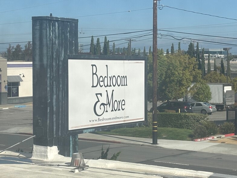 More Photos Of 280 El Camino Real, San Carlos Storefront For Sale
