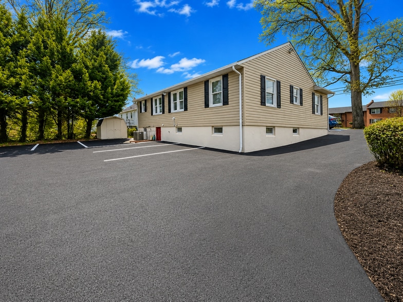 More Photos Of 3814 E Joppa Rd, Nottingham Office For Sale