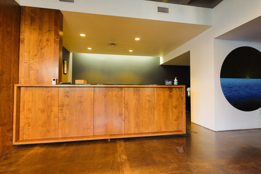 More Photos Of 1700 SE 11th Ave, Portland Office For Sale