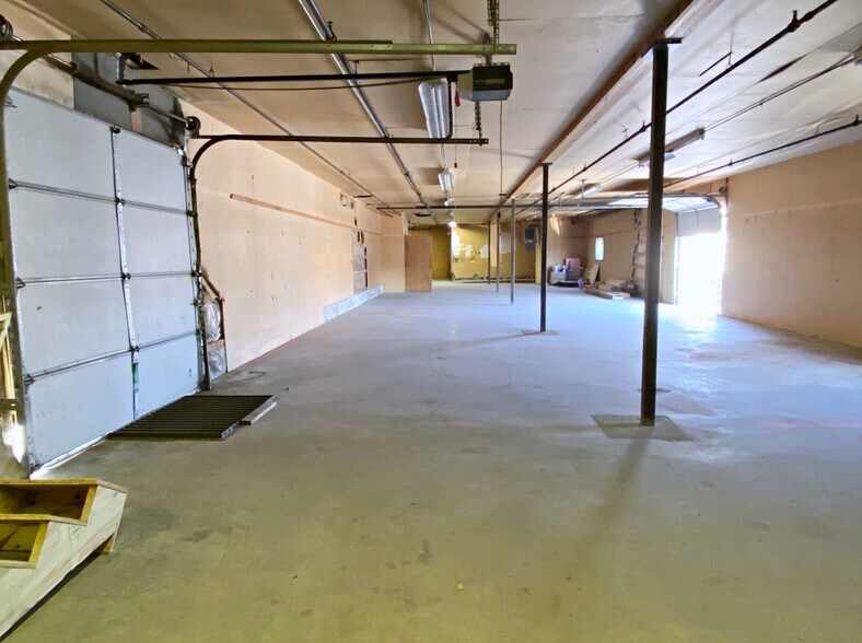 More Photos Of 35R Spencer St, Stoneham Industrial For Lease