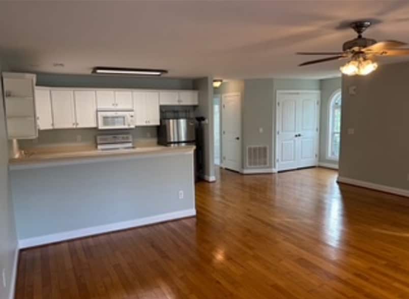 More Photos Of 1131 N Atlantic Ave, Southport General Retail For Sale