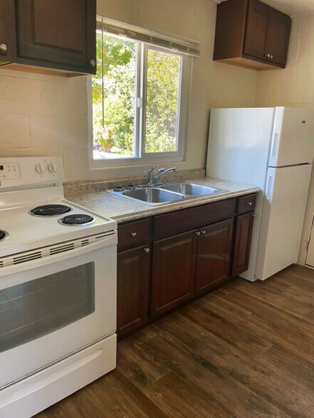 More Photos Of 530 - 570 Talmage Rd, Ukiah Apartments For Sale