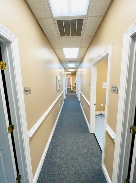 More Photos Of 172 Linden Dr, Winchester Office For Sale