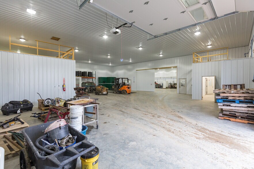 More Photos Of 497 Stevensville Airport Rd, Stevensville Warehouse For Sale