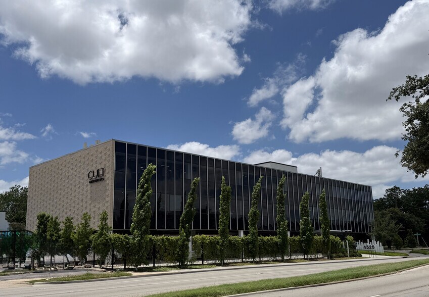 More Photos Of 4525 Lemmon Ave, Dallas Office For Lease
