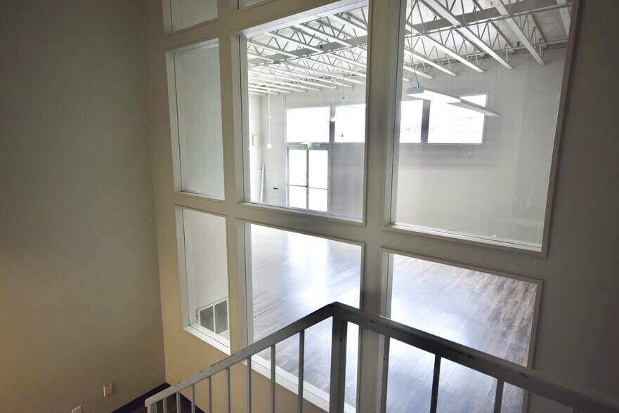 More Photos Of 2801 SE 9th St, Portland Warehouse For Lease
