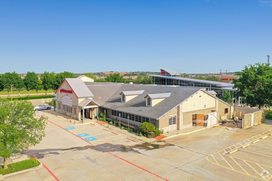 More Photos Of 1801 S Main St, Keller Restaurant For Lease