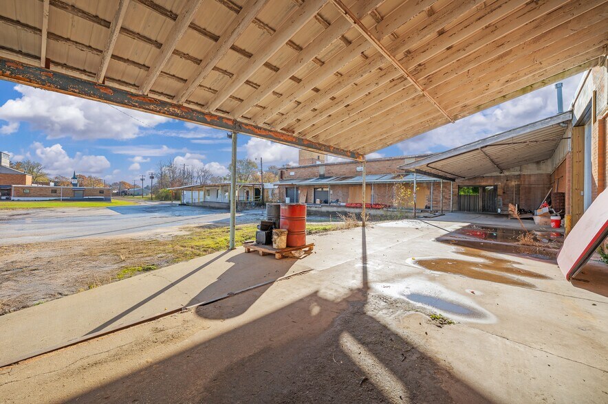 More Photos Of 500 Washington St, Coloma Manufacturing For Lease