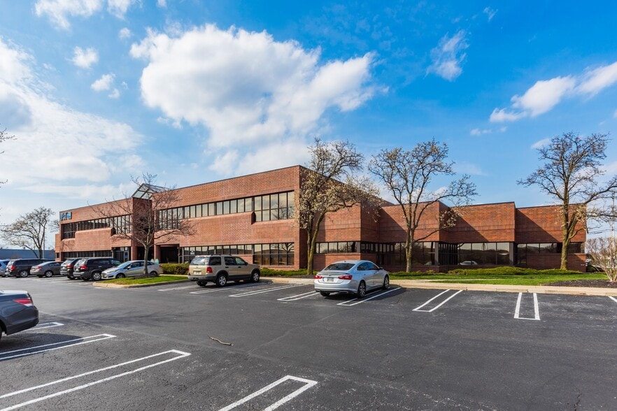 More Photos Of 600 Lakeview Plaza Blvd, Worthington Office For Sale