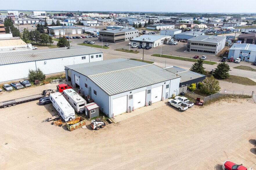 More Photos Of 6006 53 Av, Lloydminster Warehouse For Sale