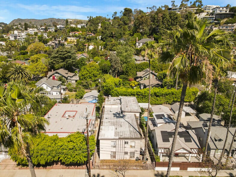 More Photos Of 5665 Franklin Ave, Los Angeles Apartments For Sale