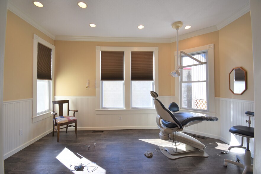 More Photos Of 281 Main St, Greenville Office For Sale