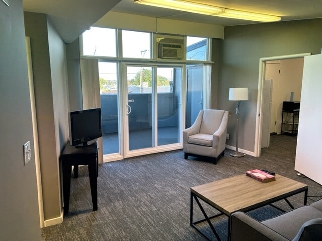 More Photos Of 3 37th Ave W, San Mateo Office For Lease