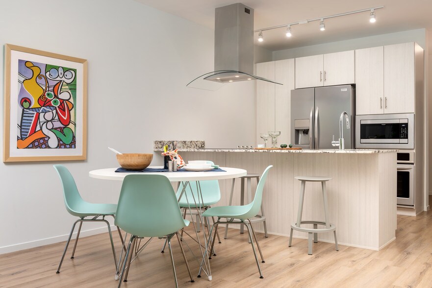 More Photos Of 6895 E Camelback Rd, Scottsdale Apartments For Lease