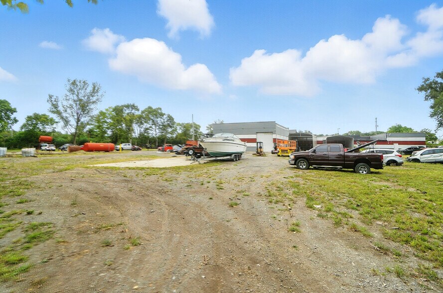 More Photos Of 603 S Broadway St, Dayton Warehouse For Sale
