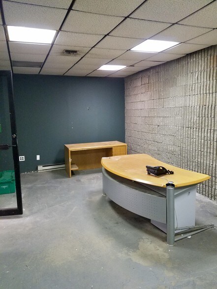 More Photos Of 436 Spencer St, Staten Island Warehouse For Sale