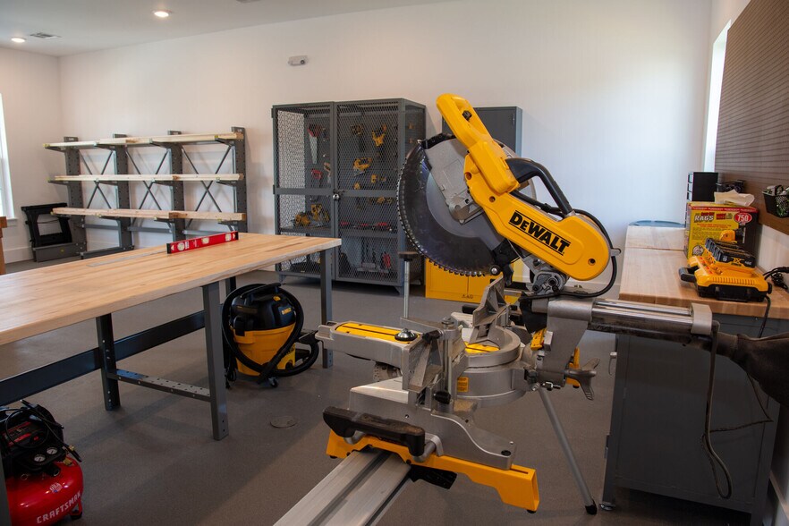 More Photos Of 2200 Carl D Silver Pky, Fredericksburg Apartments For Lease