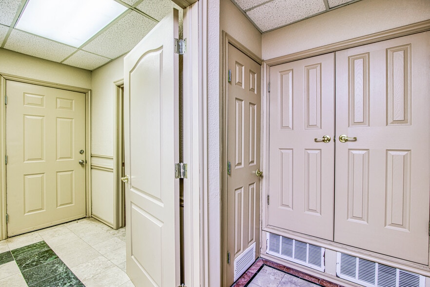 More Photos Of 361 Vinton Rd, Anthony Medical For Lease