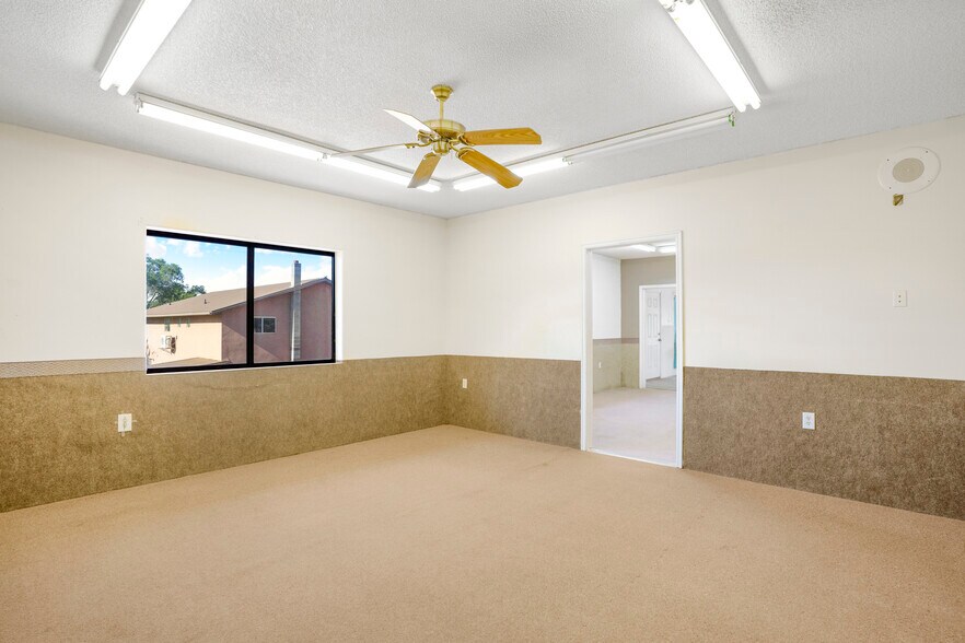 More Photos Of 140 Central St, Colorado City Office For Sale