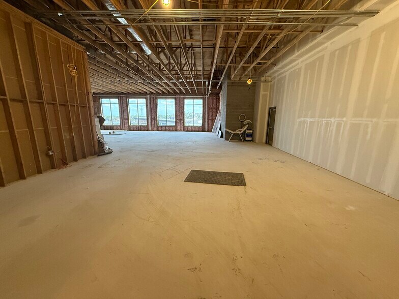 More Photos Of 499 S Gloster St, Tupelo Freestanding For Lease