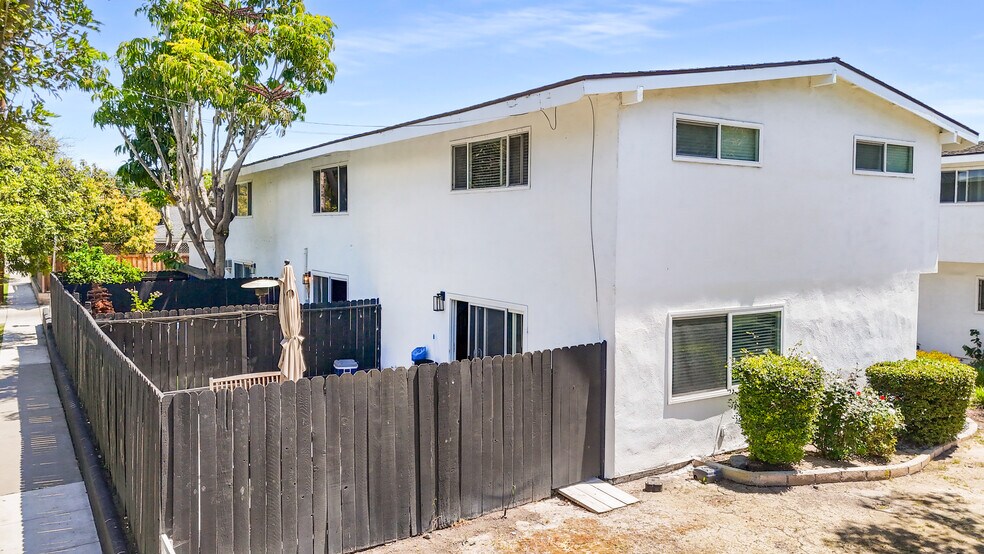 More Photos Of 3040 Filmore Way, Costa Mesa Apartments For Sale