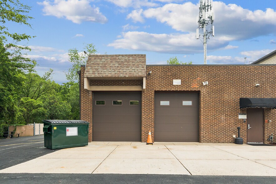 More Photos Of 6500 W College Dr, Palos Heights Flex For Sale