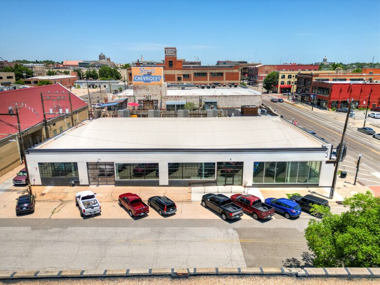 More Photos Of 801 N Broadway Ave, Oklahoma City Storefront Retail Office For Lease