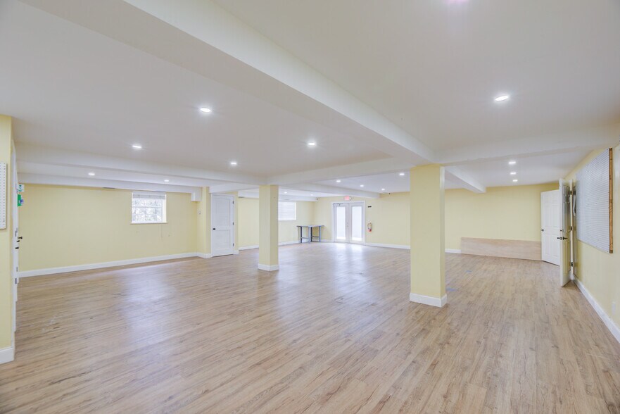 More Photos Of 359 10th St, West Palm Beach Storefront Retail Office For Sale