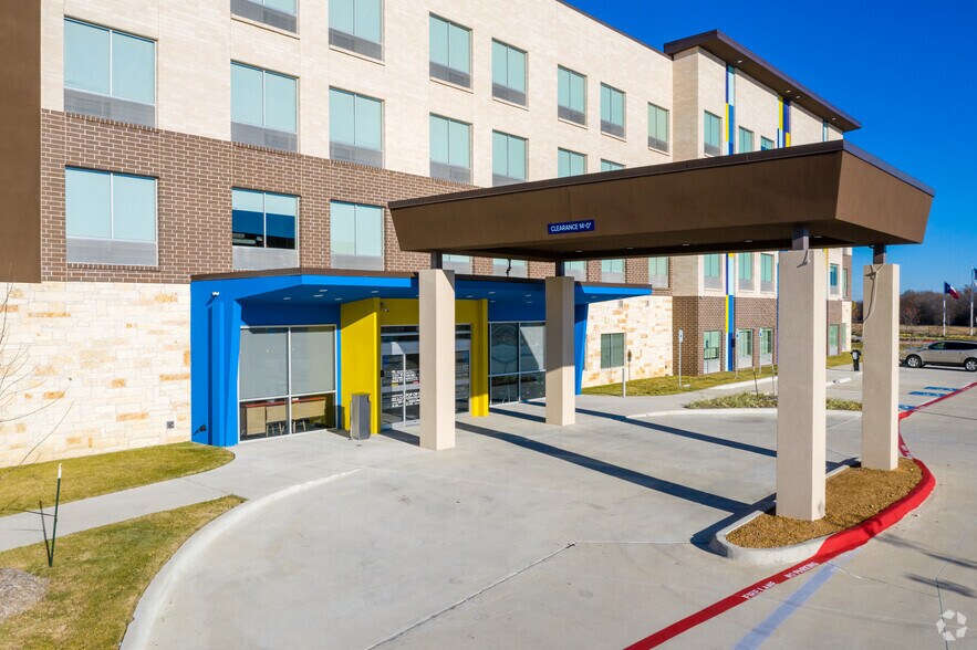 More Photos Of 1553 N Central Expy, Allen Hotel For Sale