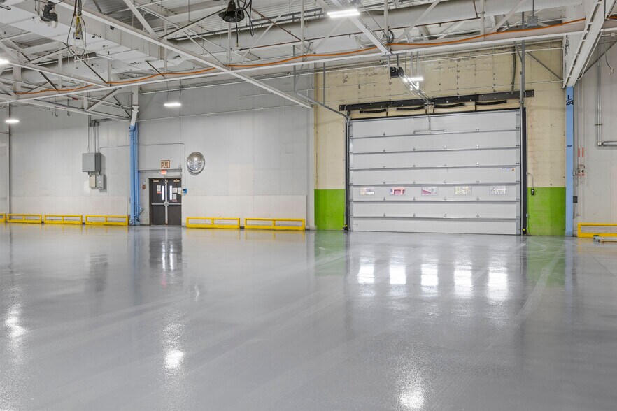 More Photos Of 700 Resende Rd, Webster Unknown For Lease