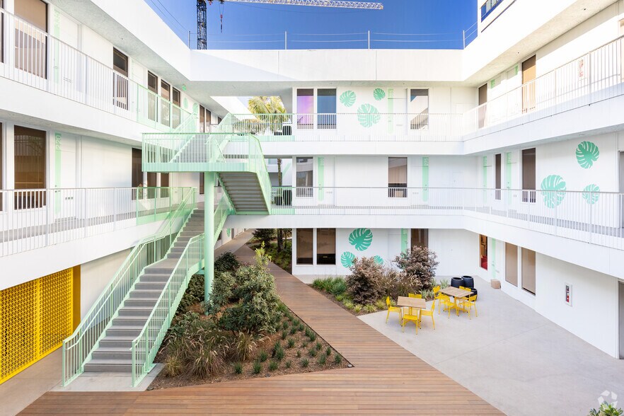 More Photos Of 11340 W Olympic Blvd, Los Angeles Office For Lease