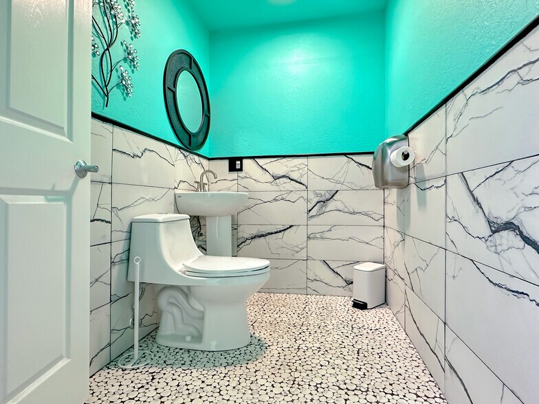 More Photos Of 532 International Pl, Rockledge Warehouse For Lease