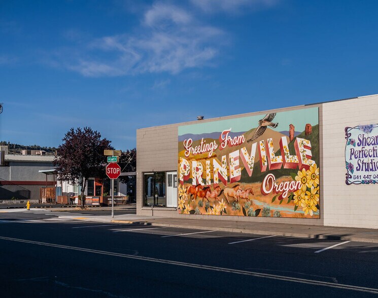 More Photos Of 394 NE Belknap St, Prineville General Retail For Sale