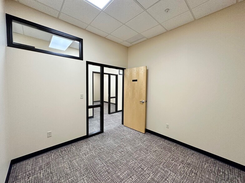 More Photos Of 1605 Adler Cir, Portage Unknown For Lease