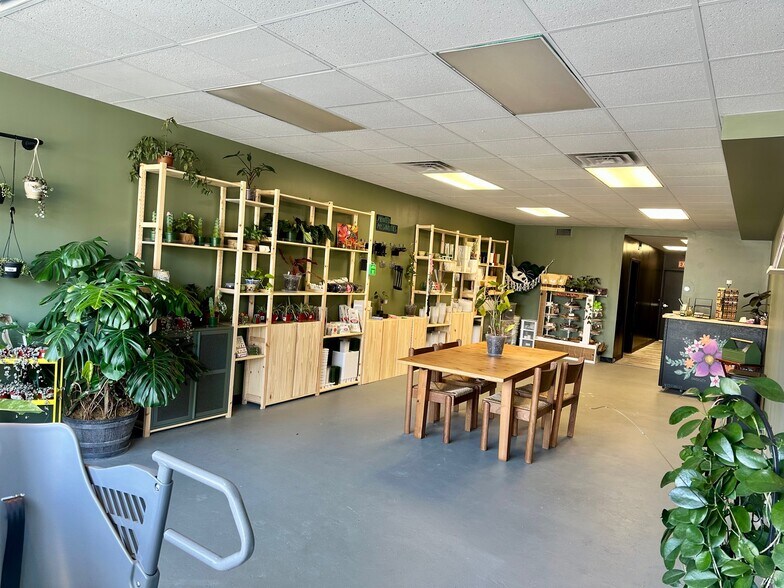 More Photos Of 709-721 Allendale Dr, Lexington Storefront Retail Office For Lease