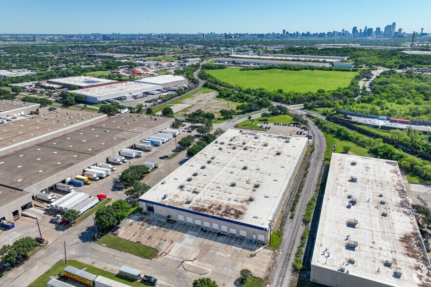 More Photos Of 3510 Pipestone Rd, Dallas Distribution For Lease