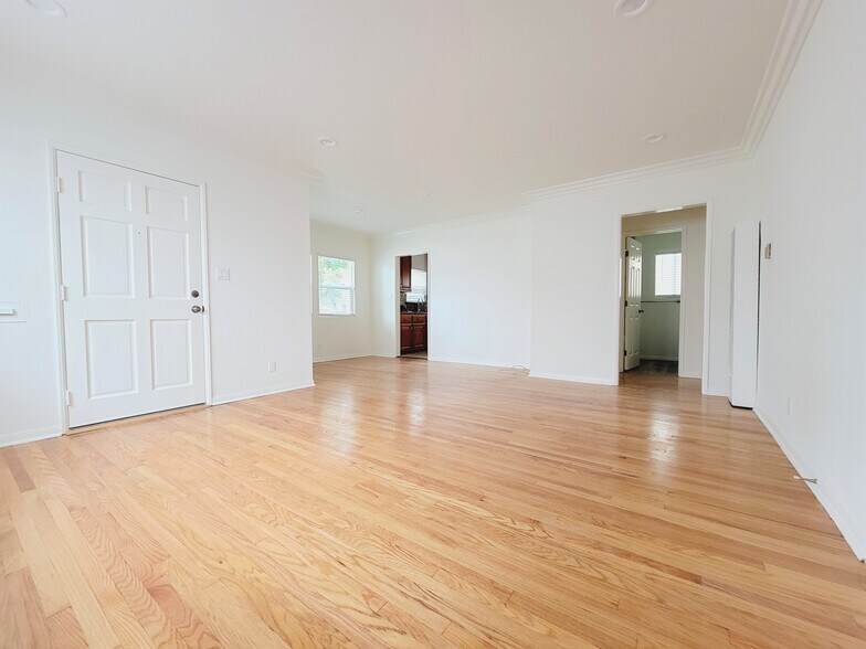 More Photos Of 4245 Laurel Canyon Blvd, Studio City Apartments For Sale